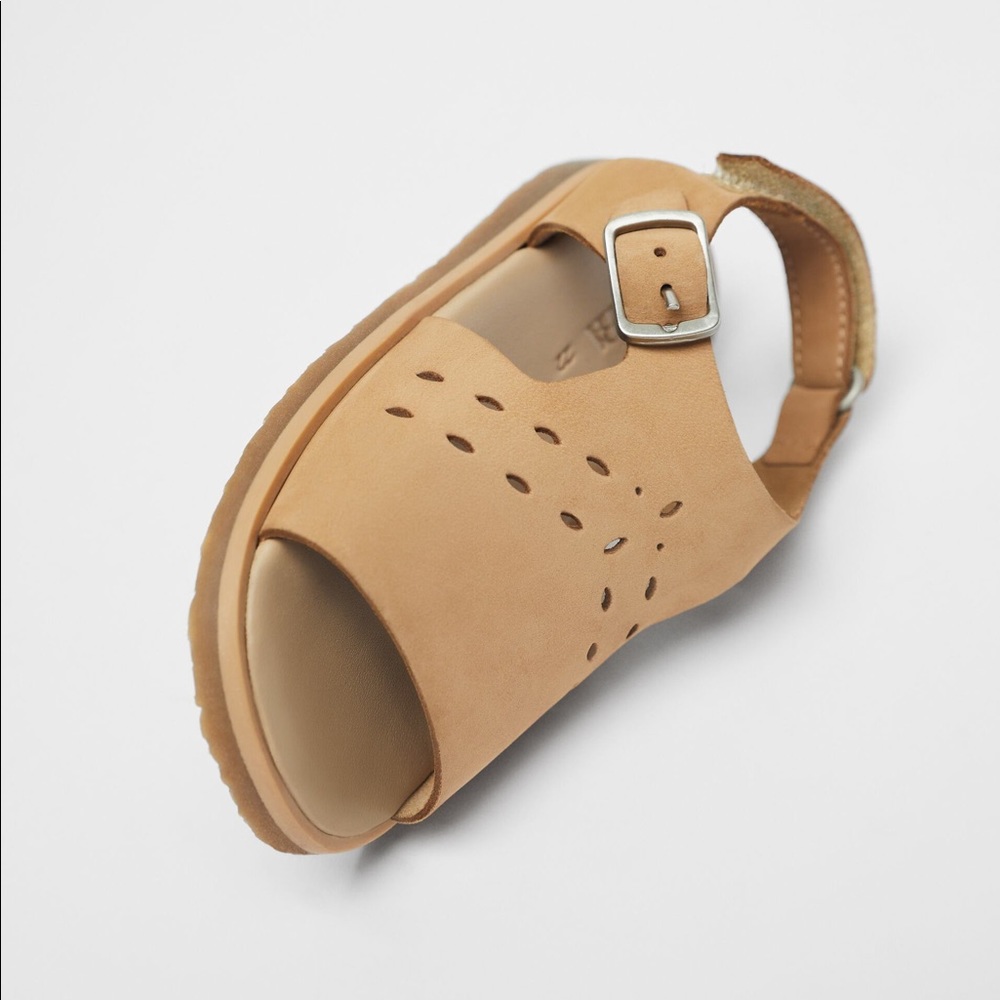 NWT Zara Size 8 toddler die cut leather sandals